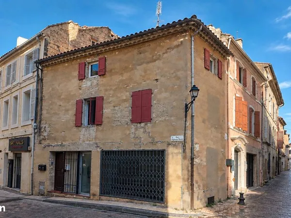 Local commercial Istres