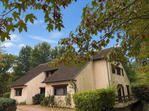 Maison 8 pièces 255 m²