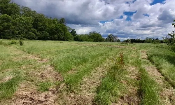Terrain 1800 m²