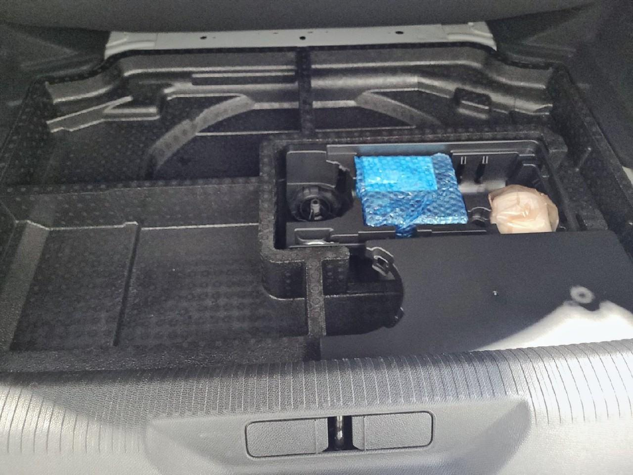 Peugeot 308 hybrid 145 e-dcs6 allure — photo 25