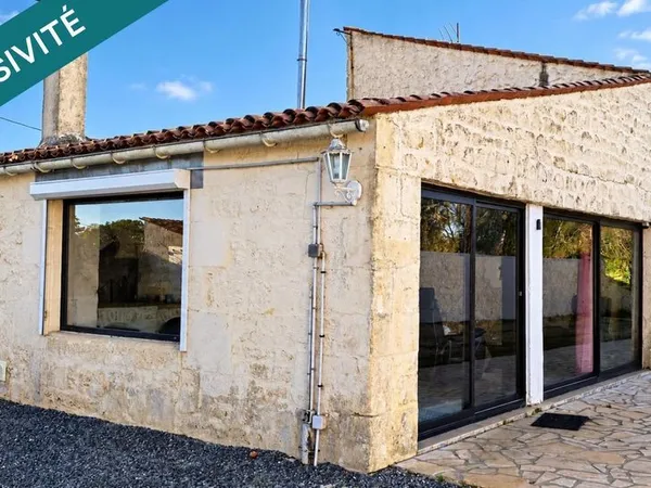 Maison en pierre, possibilité 3 chambres.