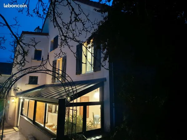 Rare. Maison de ville avec potentiel