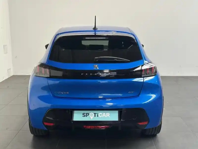 Peugeot 208 e- 136ch gt (2023) — photo 5