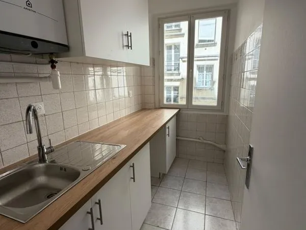 Paris 18e - 3 pièces 39 m² refait à neuf - 2 caves