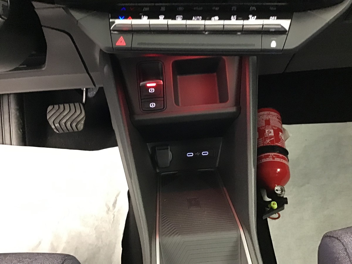 Renault R4 — photo 25