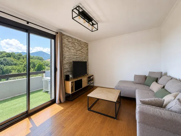 Appartement T3 - 67 m² - 3ème et dernier étage avec terra