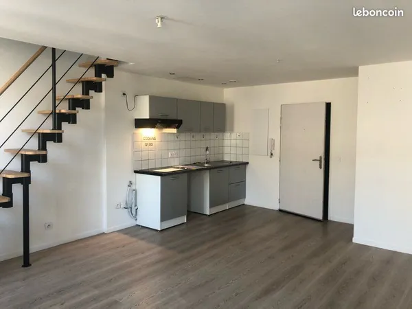 À louer grand T2 duplex proche gare