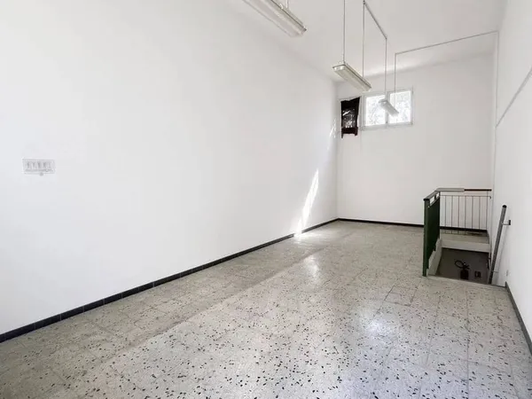 Boutique 2 pièces 110 m²