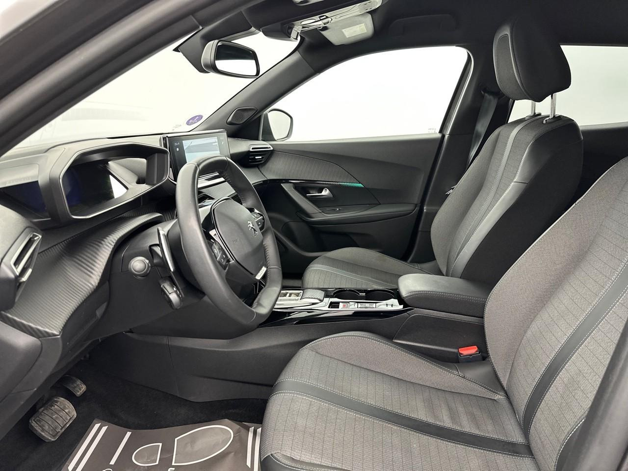 Peugeot 2008 puretech 130 s&s eat8 allure pack — photo 9