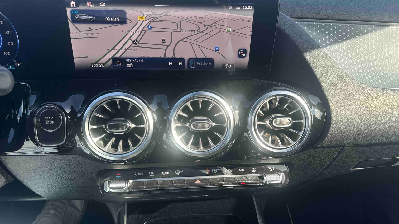 Mercedes EQA 250+ — photo 18