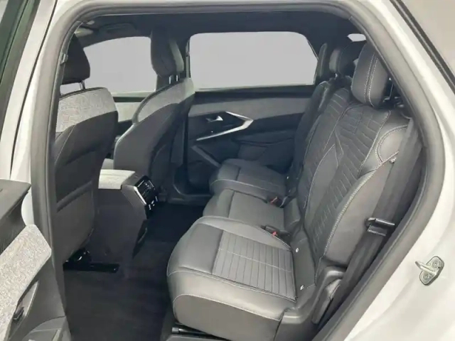 Peugeot 5008 hybrid 136 e-dcs6 — photo 43