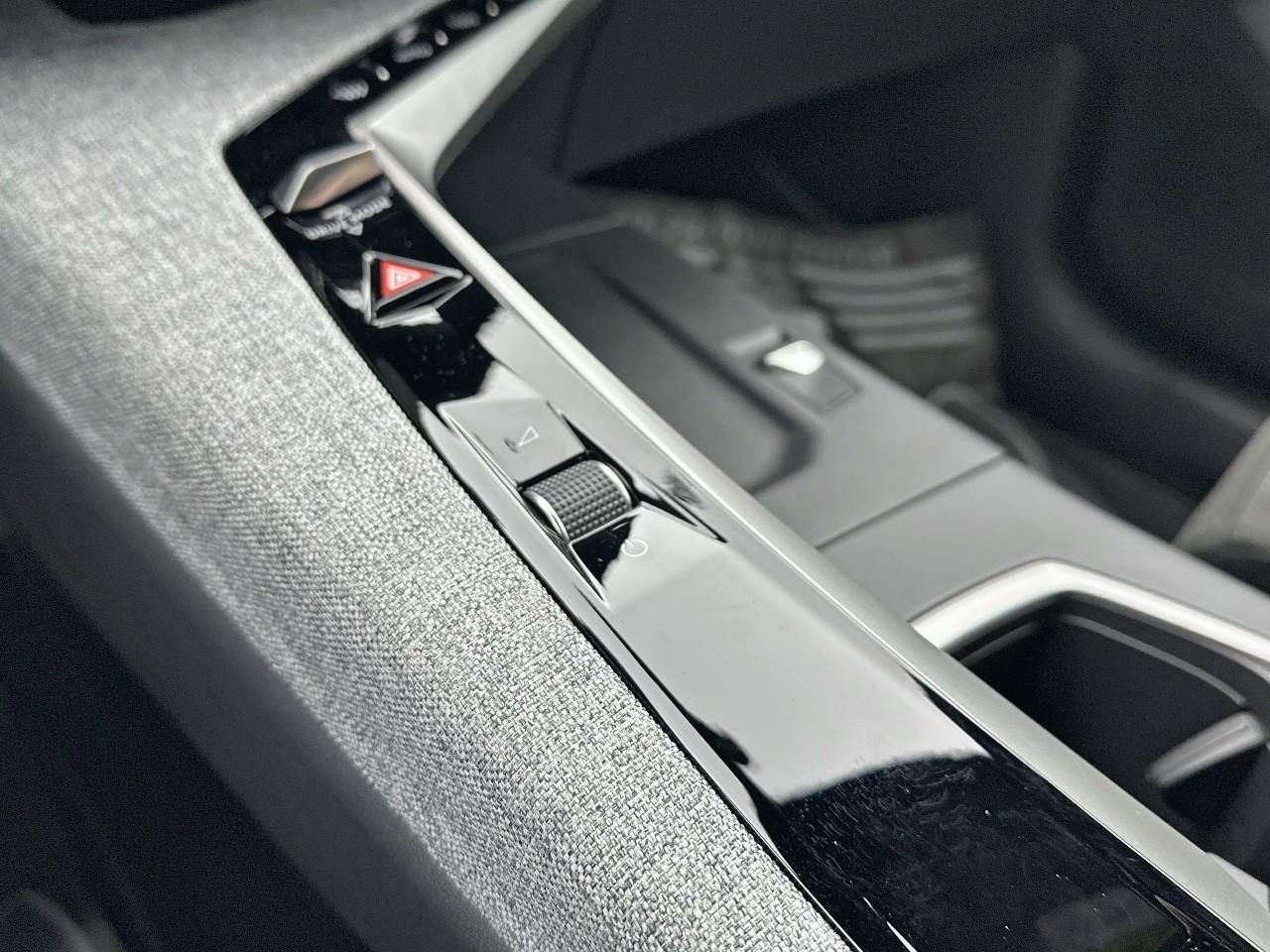 Peugeot 5008 hybrid 145 e-dcs6 gt — photo 31
