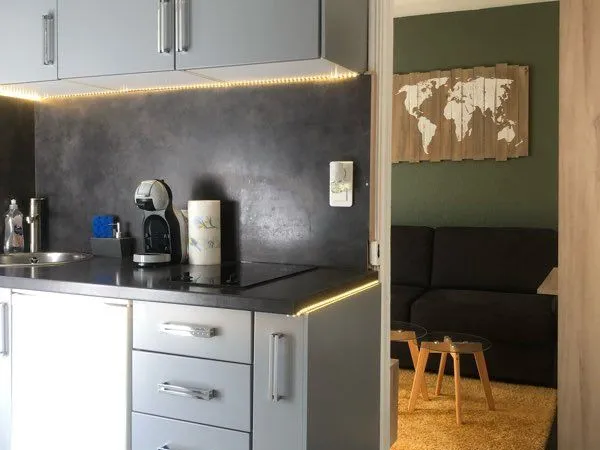 Studio rue Verlaine - loué en meublé 450 euros - 2 eme corps de bâtiment