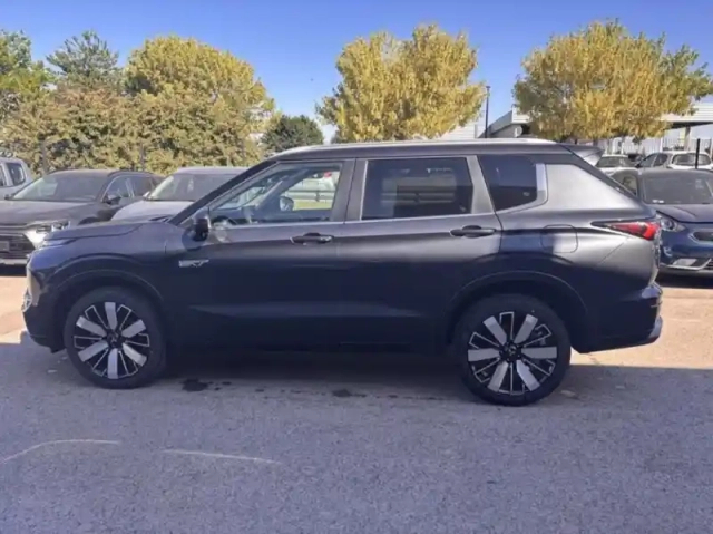 Mitsubishi Outlander 2.4 phev 306ch intense 4wd — photo 23