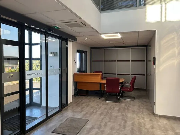 Local d'activité 1534 m²