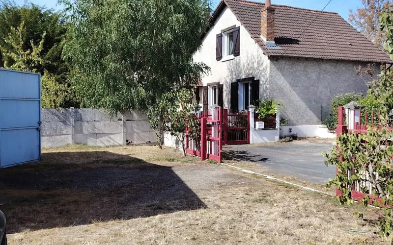 Photo 1
