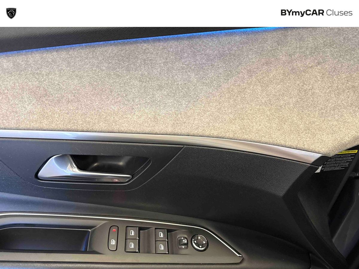 Peugeot 3008 Hybrid 225 e-EAT8 — photo 20