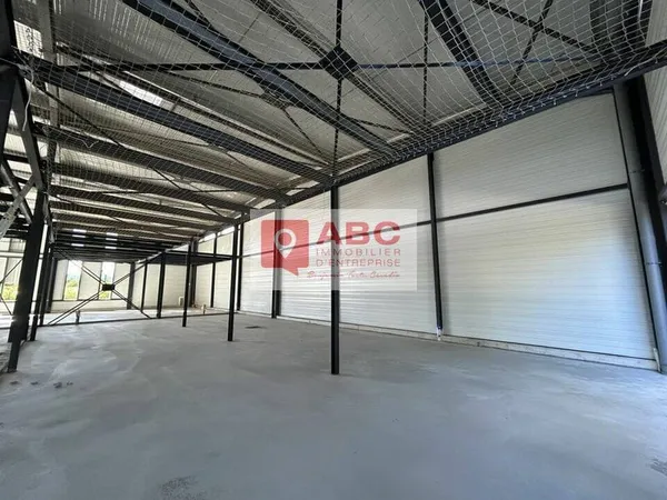 Local d'activité 289 m²