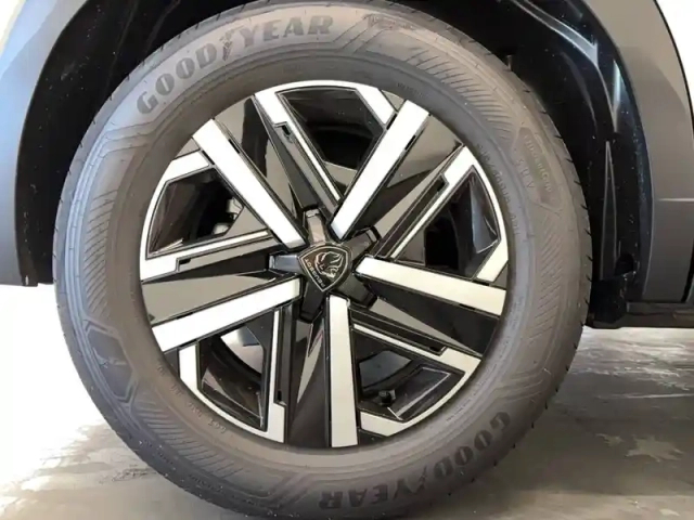Peugeot 2008 electrique 50 kwh 136 ch — photo 3