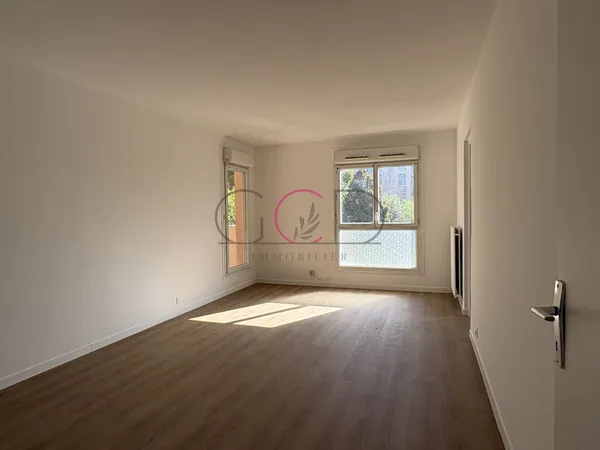 Appartement T3 - 68 m2 - Aix-en-Provence -- Route de Galice