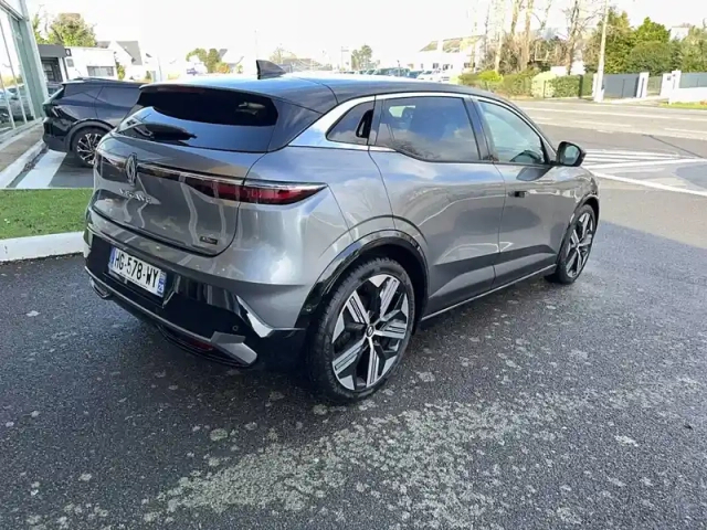 Renault Megane e-tech 220 ch autonomie confort gsr2 — photo 63
