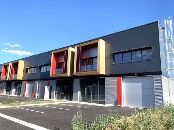 Local d'activité 1140 m²