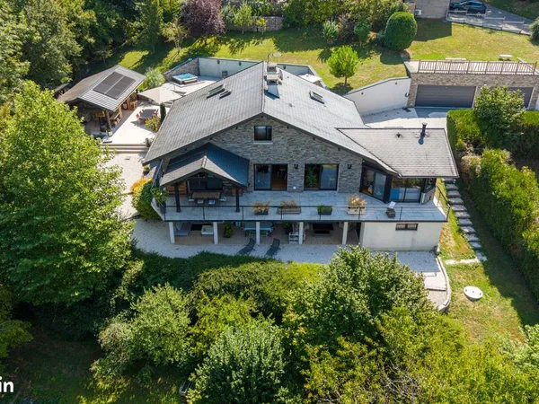 Villa 8 pièces 258 m²