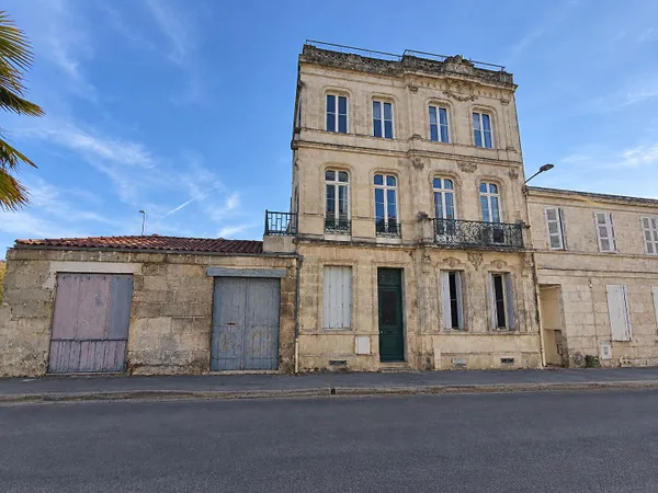 Maison 10 pièces 248 m²