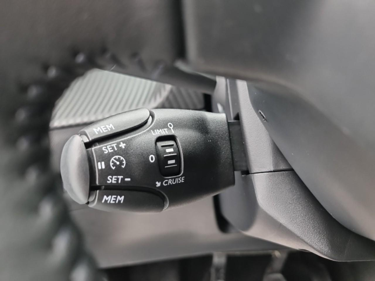 Peugeot 2008 100 s&s bvm6 business — photo 19