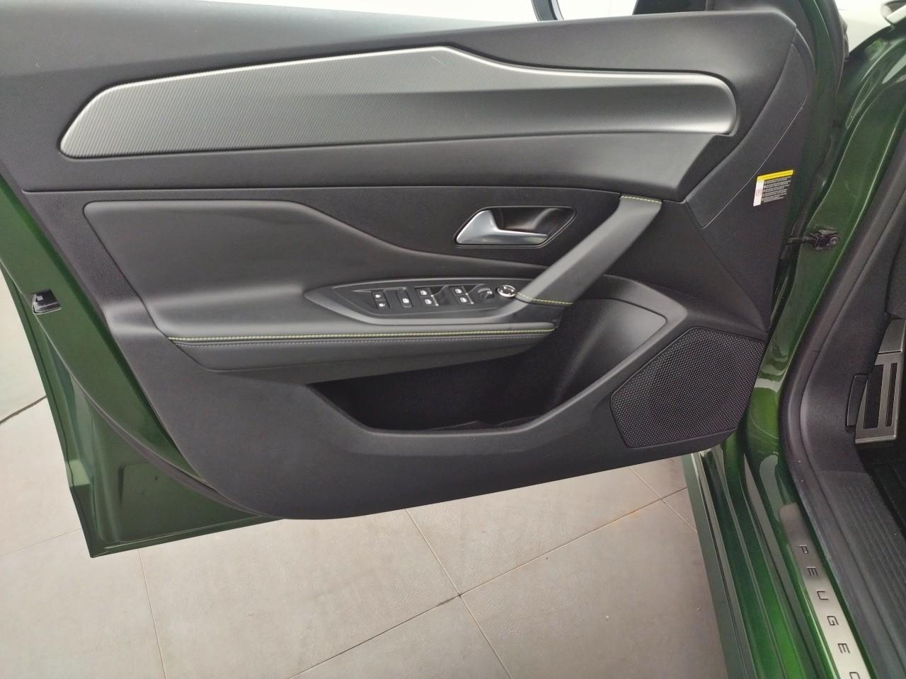 Peugeot 308 phev 180 e-eat8 gt — photo 23
