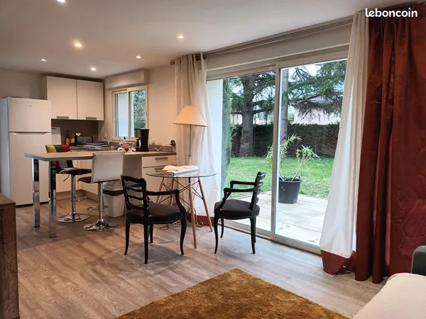 Rez de jardin 50m2 Charbonnières les bains