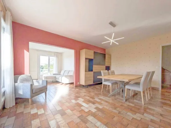 Appartement 5P 96m2 / en étage avec ascenseur