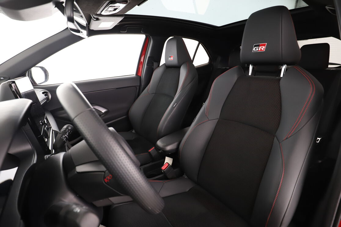 Toyota Yaris Cross 1.5 Hybride 2WD GR Sport — photo 9
