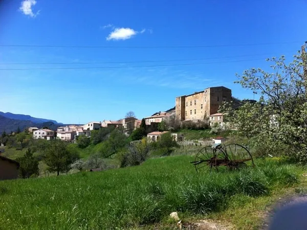 Château du XVIe siècle partiellement rénové