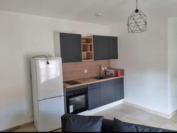 Immeuble de rapport,4appartements loués,centre ville d'Arles