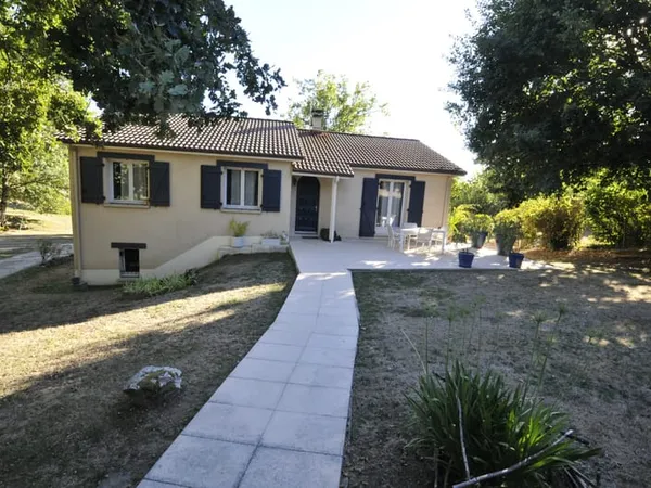 Maison sur sous sol semi enterré de 124m2 sur Boisseuil, La