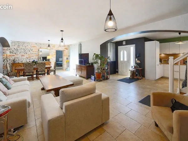 BESSENS - Belle maison familiale de 194 m² avec piscine et sous-sol total