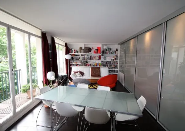 Location meublée grand deux pièces et sa loggia Paris11ème Voltaire
