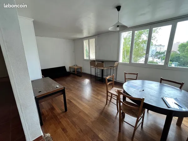 Colocation pour 3 ÉTUDIANTS F4 meublé , 82M2, VILLEURBANNE CUSSET