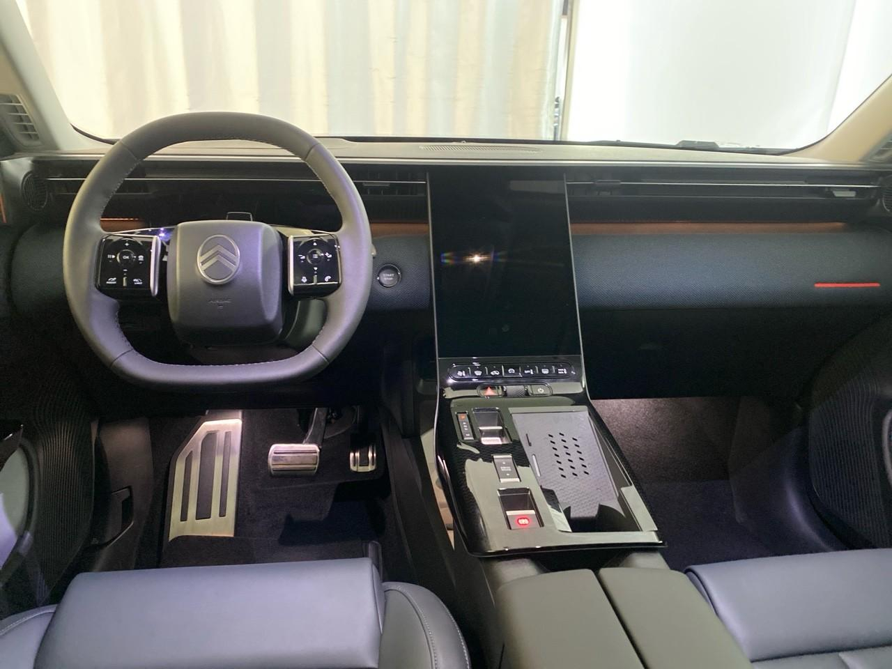 Citroën C5 Aircross hybride 145 ch e-dcs6 max — photo 8