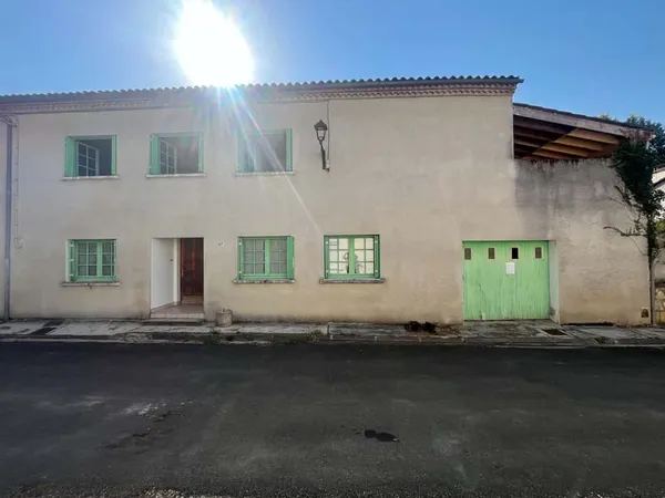 maison sur 2 niveaux 120 m2 6 pp + jardin et garage