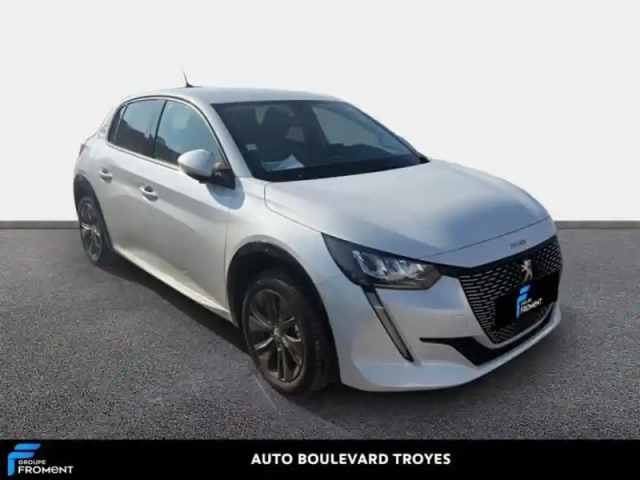 Peugeot 208 e- 136ch allure pack — photo 3