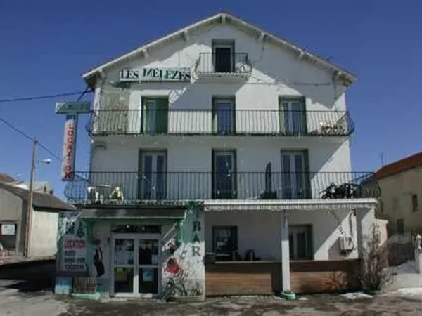 IMMEUBLE 12 APPARTEMENTS + LOCAL COMMERCIAL
