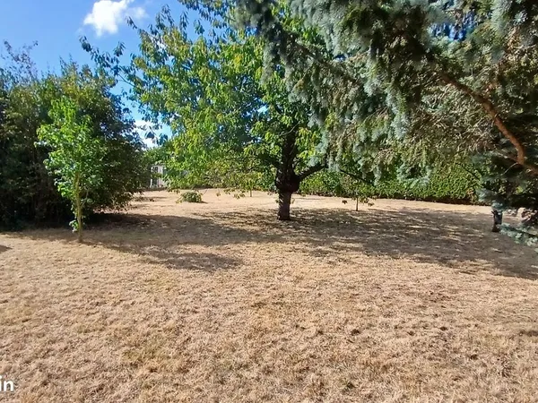 Terrain 760 m²