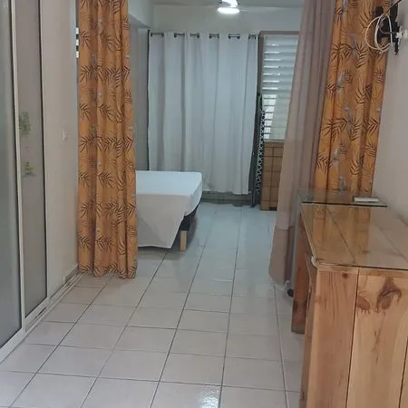 STUDIO meublé à pliane Gosier