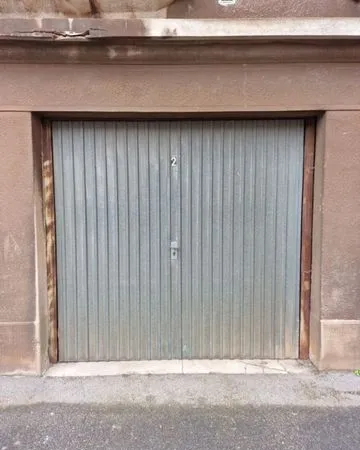 Location garage / box fermé 15m²