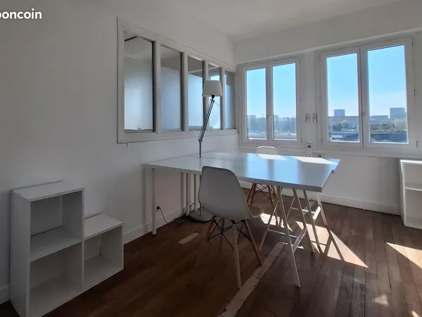 Bureau fermé pour 2 ou 3 personnes, Coworking quai de la Fosse, tout compris