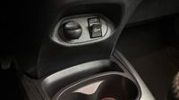Toyota Yaris HSD 100h Dynamic 5p — photo 30