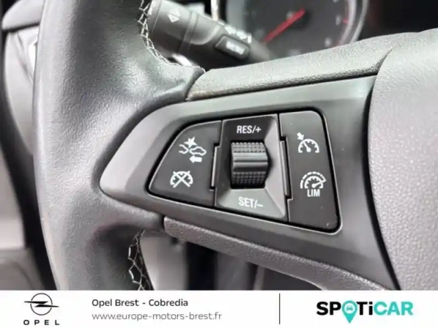 Opel Astra 1.2 turbo 130ch elegance — photo 10