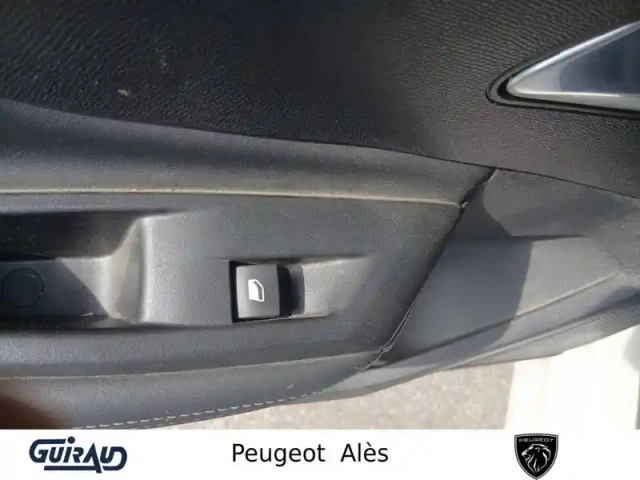 Peugeot 308 sw phev 180 e-eat8 — photo 14